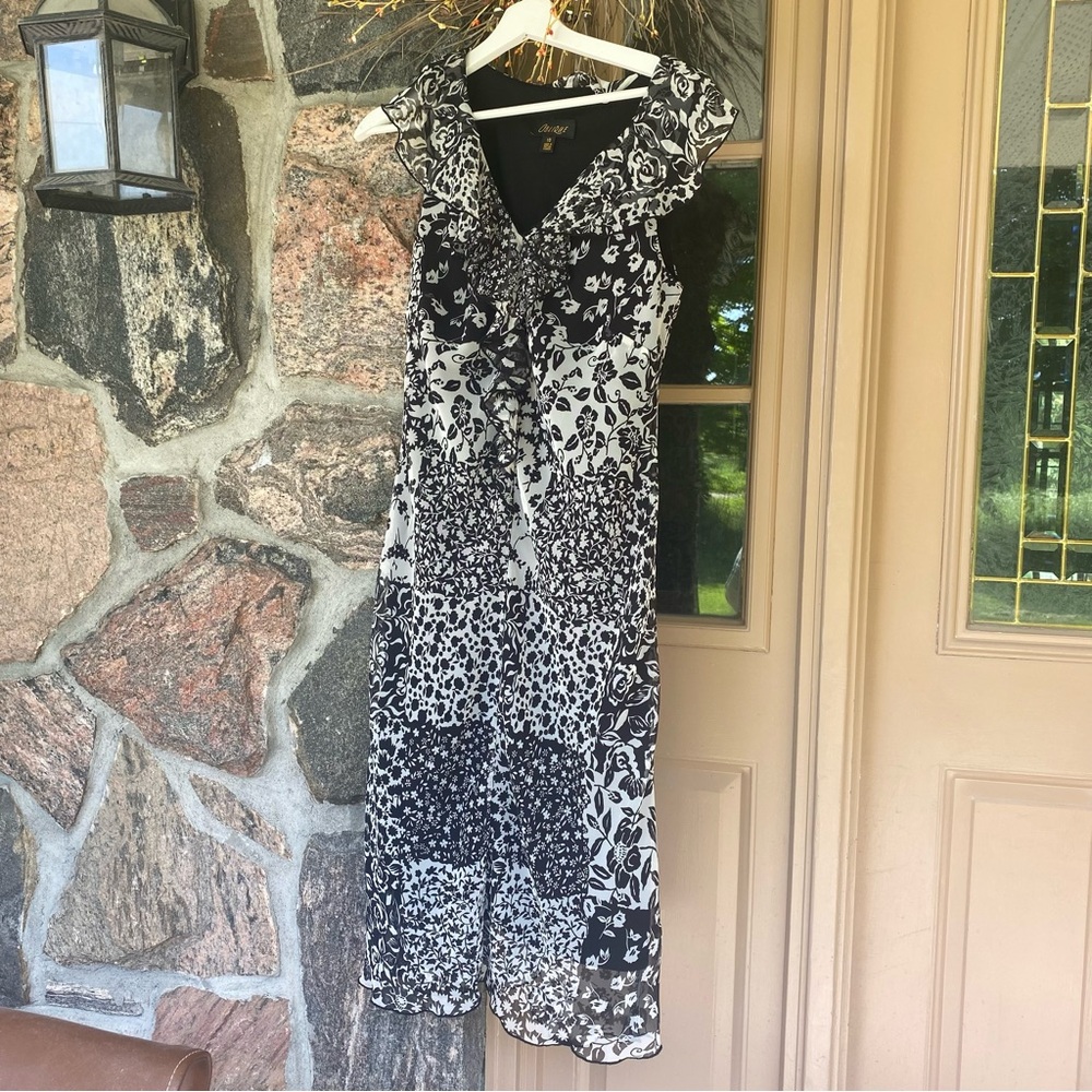 Vintage Oblique Size 10 Black and White Floral Sleeveless V-Neck Maxi Dress EUC